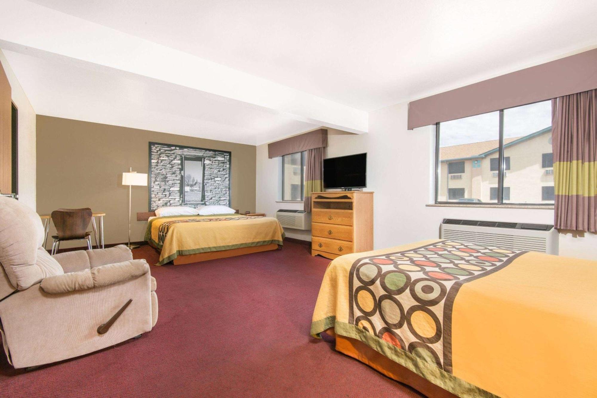Super 8 By Wyndham Santa Rosa Hotel Eksteriør billede