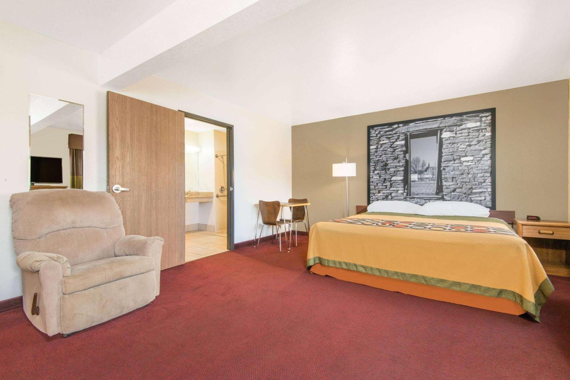 Super 8 By Wyndham Santa Rosa Hotel Eksteriør billede