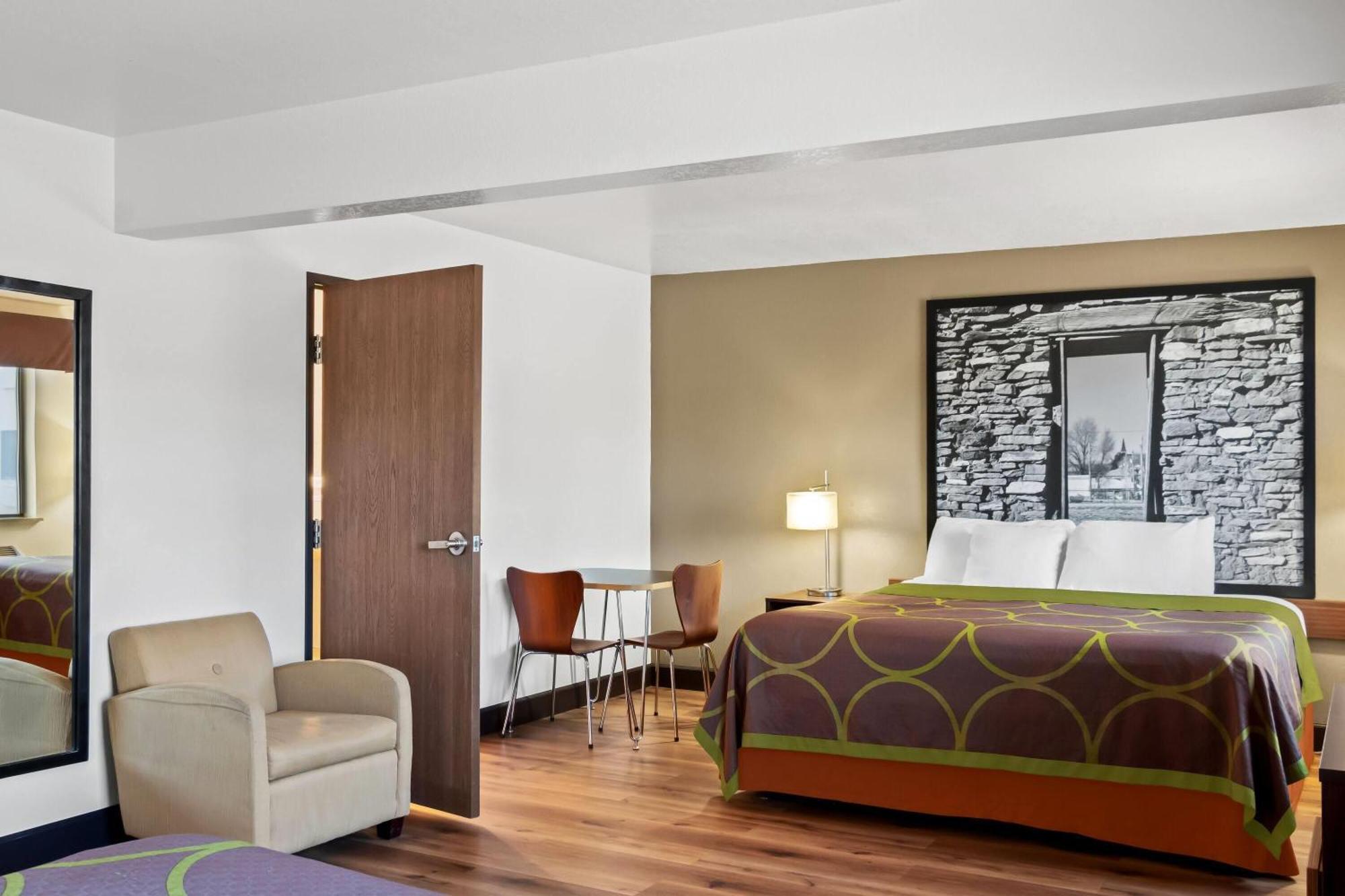 Super 8 By Wyndham Santa Rosa Hotel Eksteriør billede