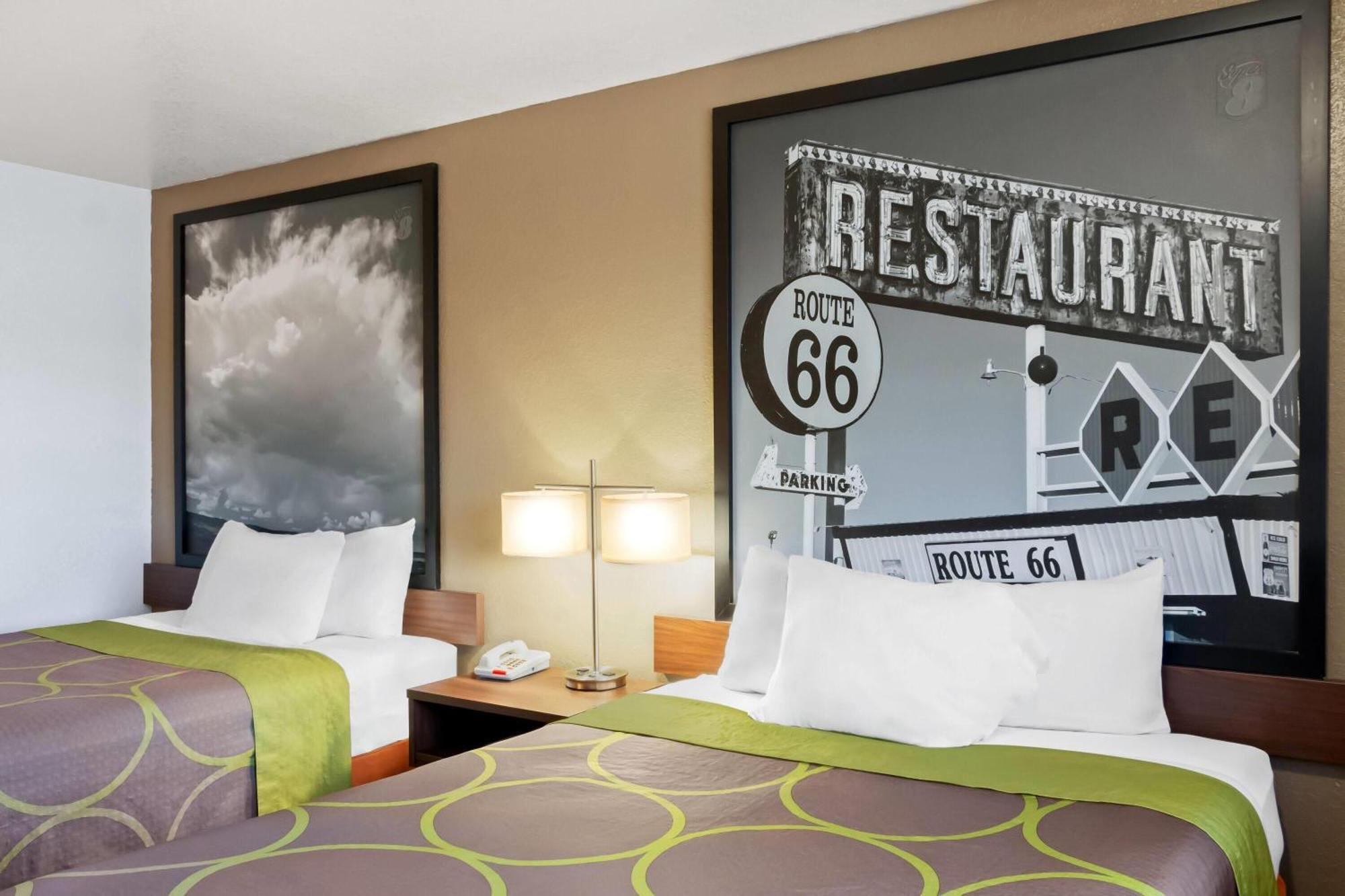 Super 8 By Wyndham Santa Rosa Hotel Eksteriør billede