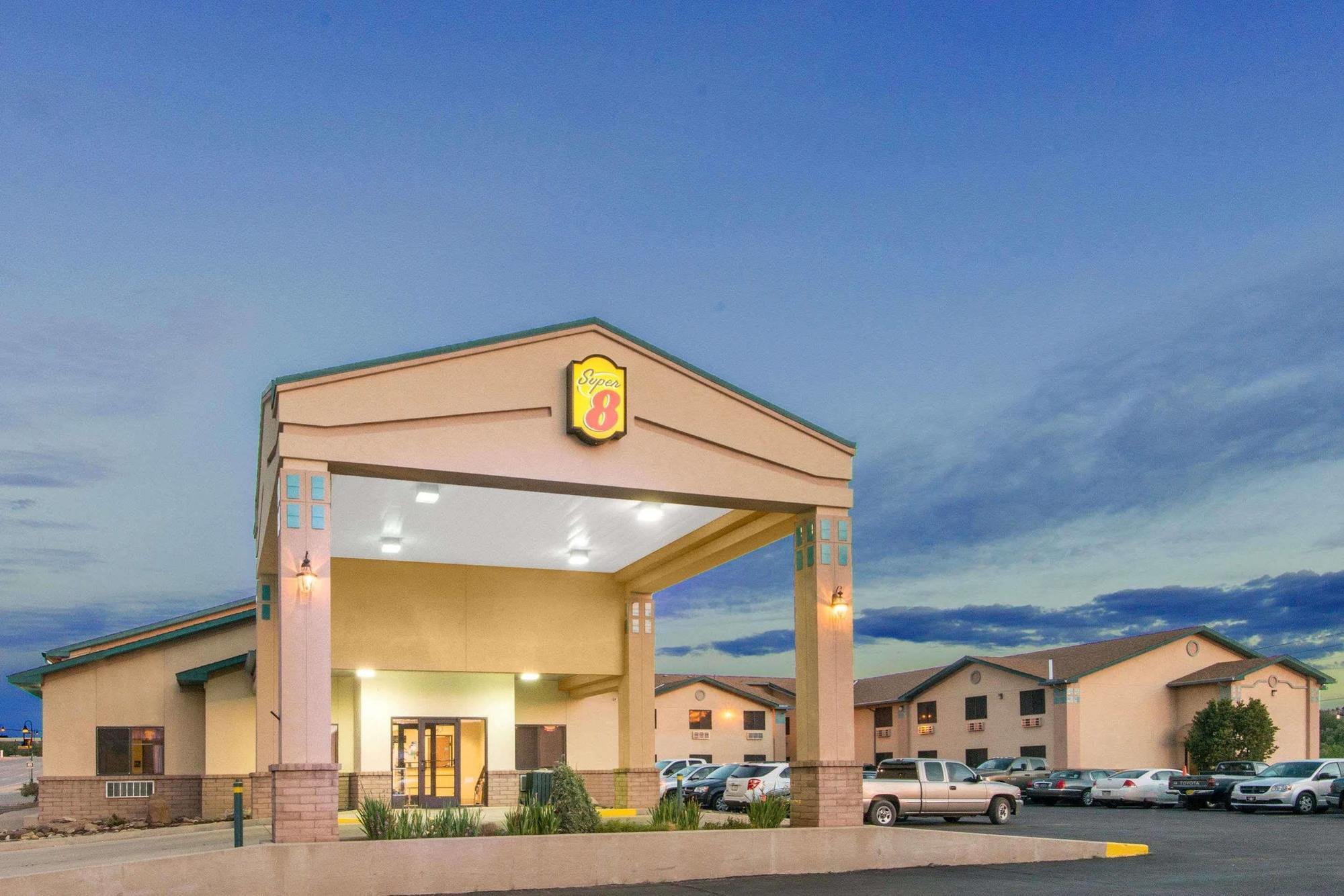 Super 8 By Wyndham Santa Rosa Hotel Eksteriør billede